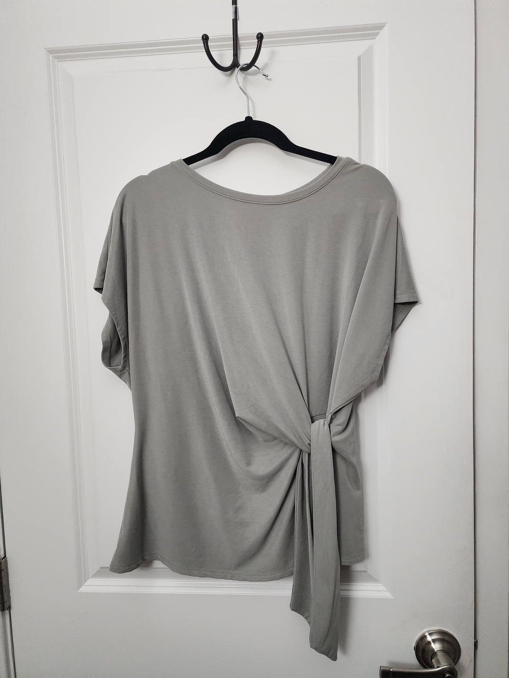 5/$20 Nordstrom Rack  Sage Green Women’s Side-Tie Tee Top Size xxl